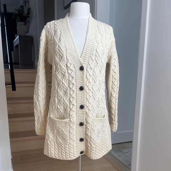 Aran Woollen Mills Sweaters - NWOT Aran Woollen Mills Vintage Cream Cable Knit Wool Cardigan Sweater S